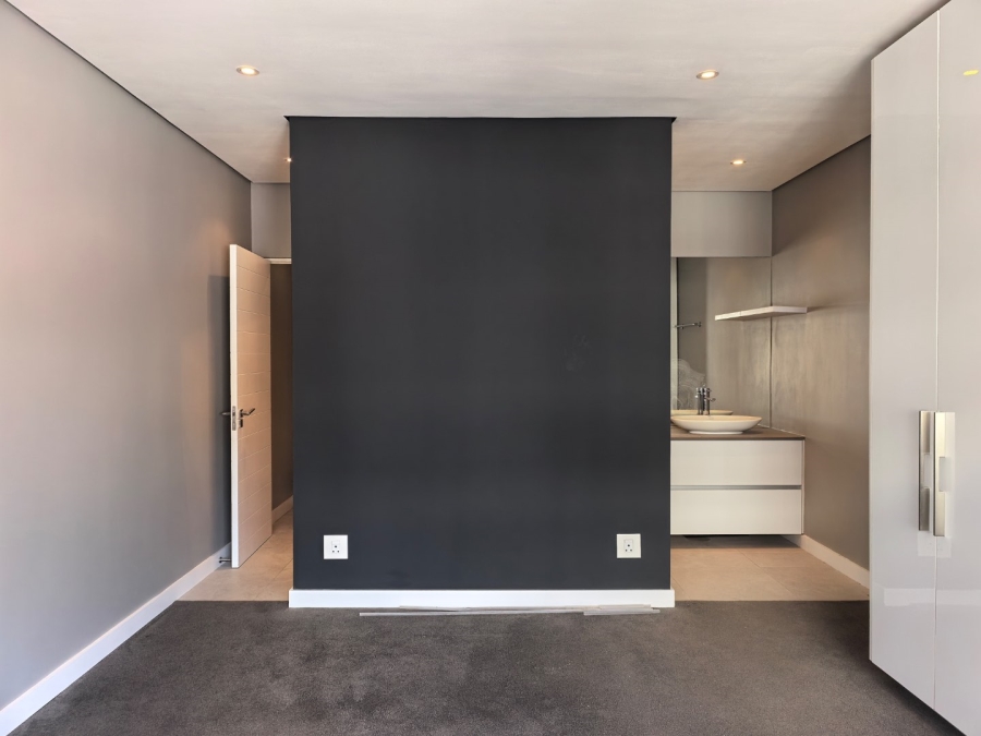 To Let 3 Bedroom Property for Rent in Sea Point Western Cape